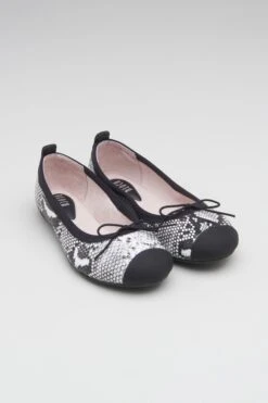 Girls Astra Ballet Flats 7 Girls Astra Ballet Flats -Pas de Soie Store BG2051 WHT 2289 bc8911e8 fd53 45bc bc59 971359967fbd