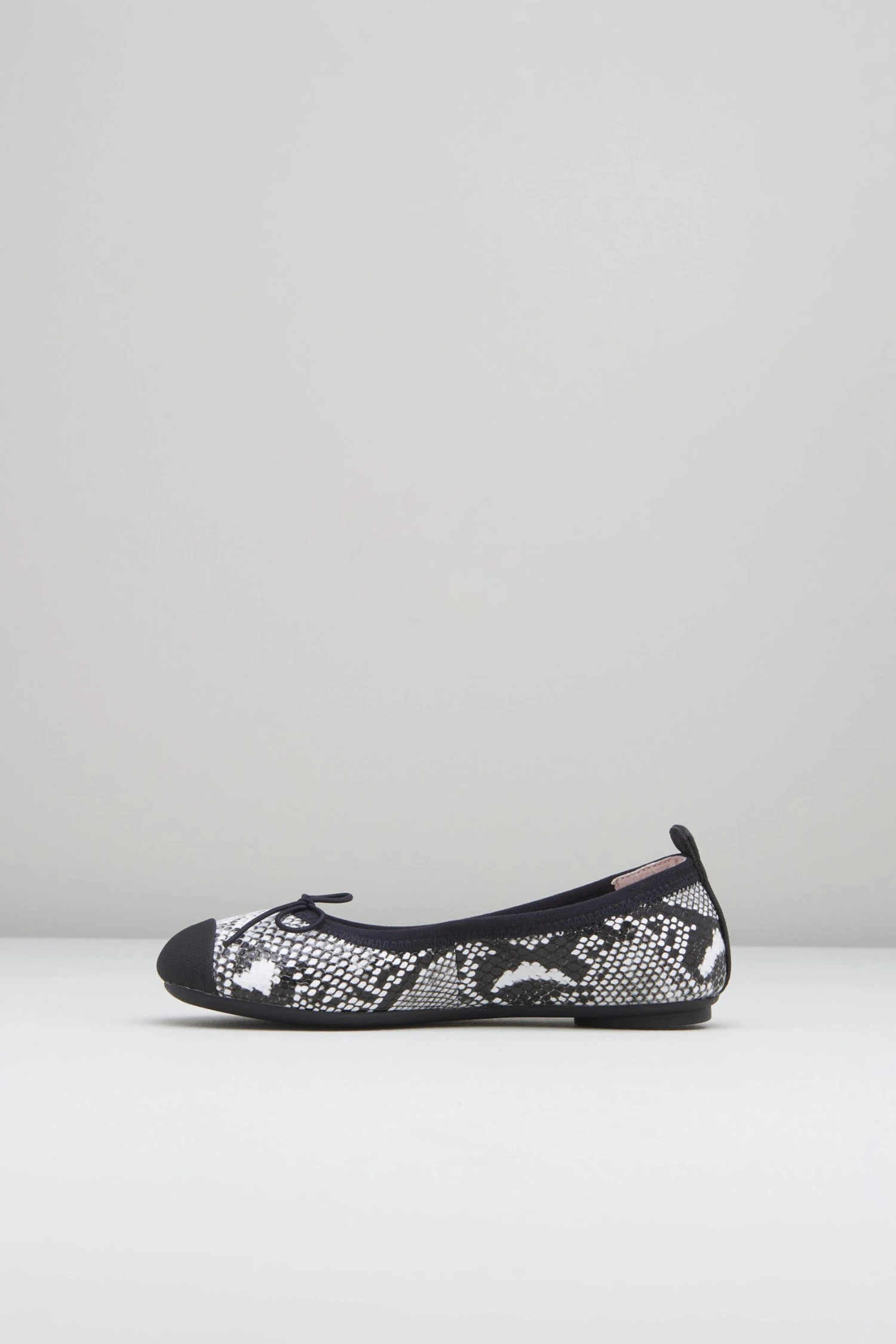 Girls Astra Ballet Flats 2 Girls Astra Ballet Flats - Image 2